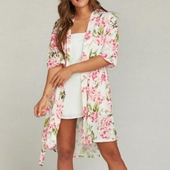 Show Me Your MuMu Other - Show Me Your MuMu Robe Brie Pink and White Floral Design